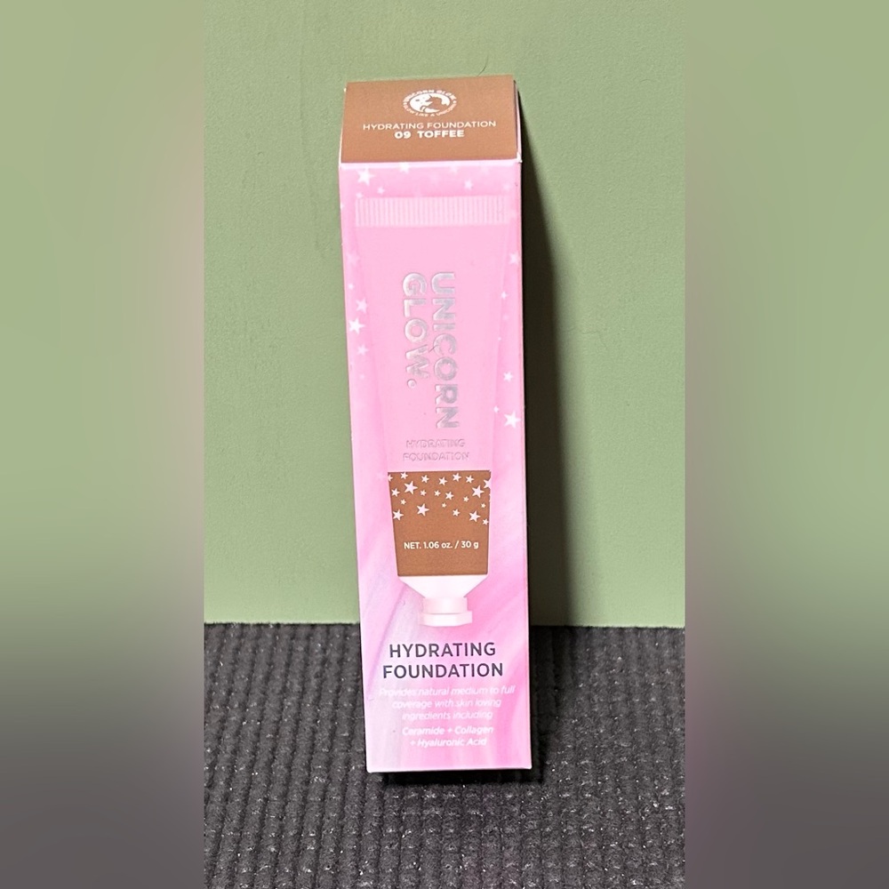 Unicorn Glow Hydrating Foundation 09 Toffee